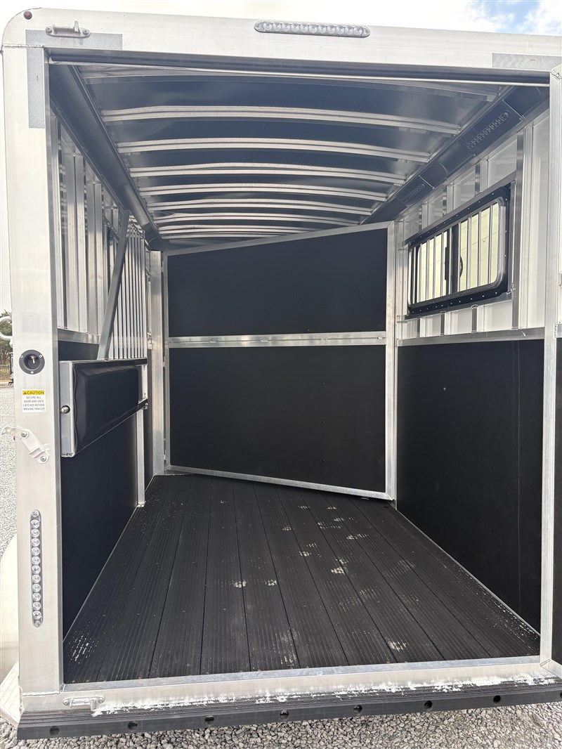 Trailer Photo 12