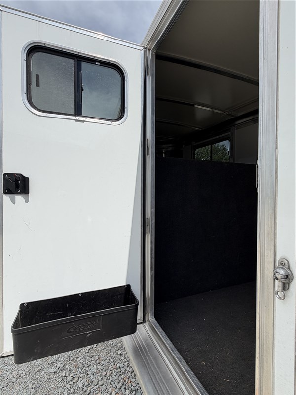 Trailer Photo 15