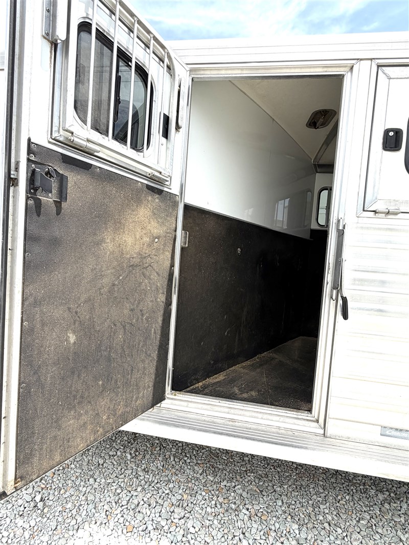 Trailer Photo 10