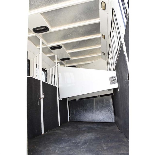 2005 Trails West Sierra 4 Horse 13'x17' LQ, Bunk Bed and SlideOut