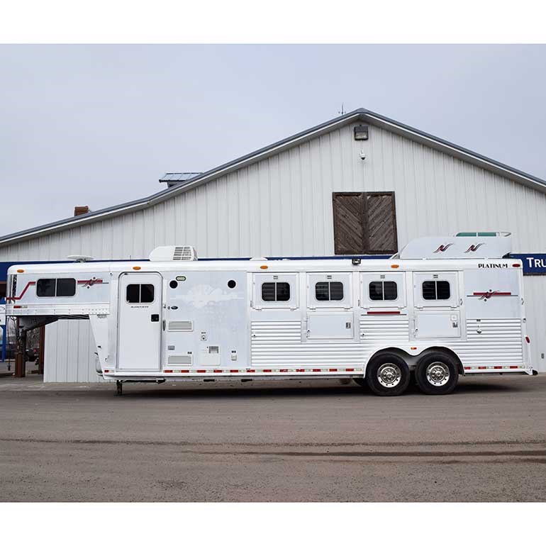 2002 Platinum Sale Pending 2002 Platinum 4 H Trailer 8' LQ