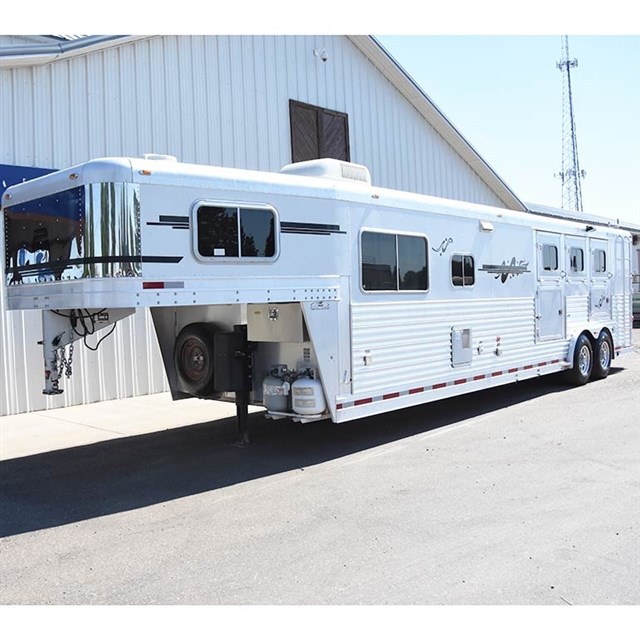 2006 Platinum 3 Horse 14' Outlaw Conversion