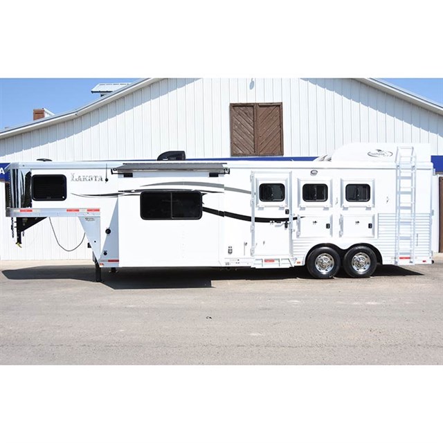 2014 Lakota 3 Horse Trailer 11' Charger with Slide Out