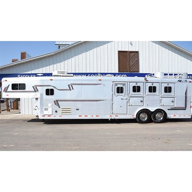 1998 4 Star 4 Horse Trailer 12' LQ