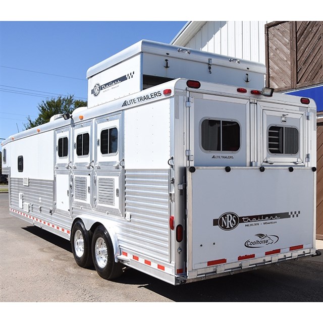 2003 Elite 3 Horse Trailer 14' Outlaw Living Quarter Mudroom