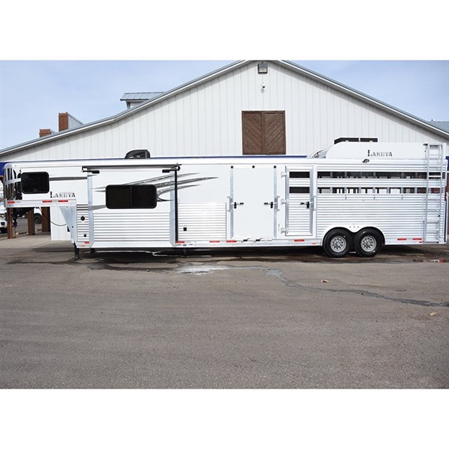 2018 Lakota Stock Combo 11' Living Quarter Slide Out Pre Owned