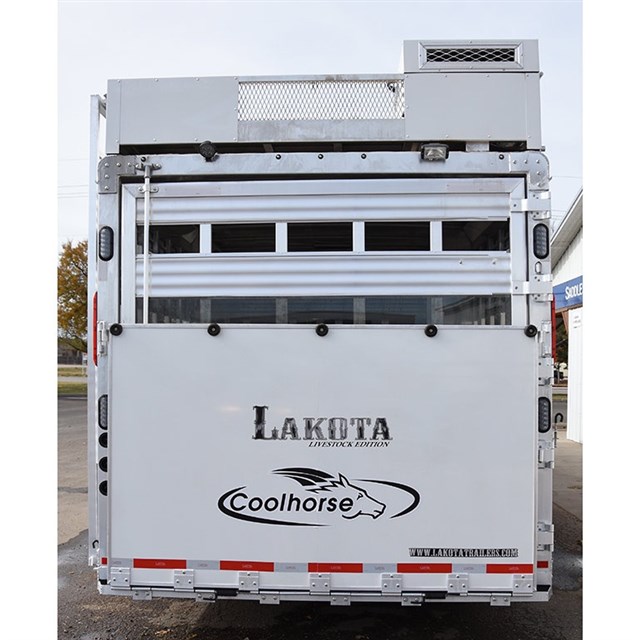 2018 Lakota Stock Combo 11' Living Quarter Slide Out Pre Owned