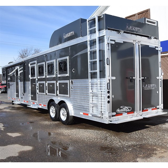 2018 Lakota Charger 4 Horse 15' LQ with Bunk Beds & Slide Out