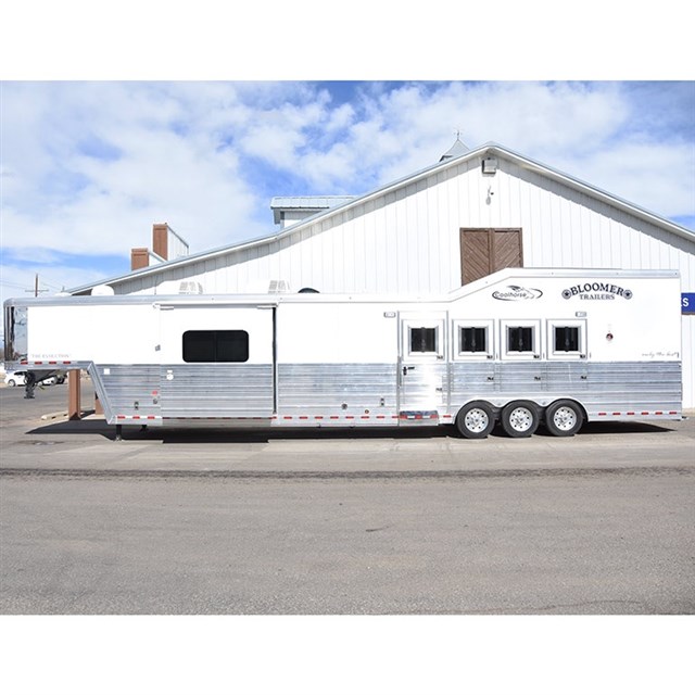 2016 Bloomer 4 Horse Trailer 18' Outlaw Conversion