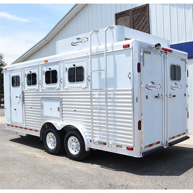 2003 Barrett 4 Horse Bumper Pull Trailer Air Ride