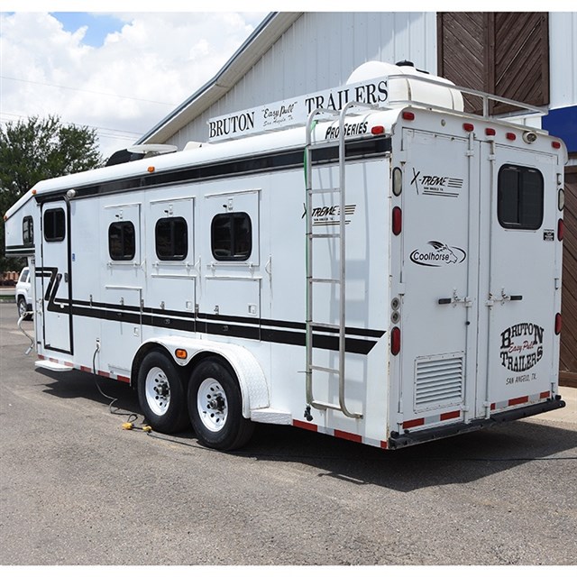 2005 Bruton 3 Horse 8' LQ