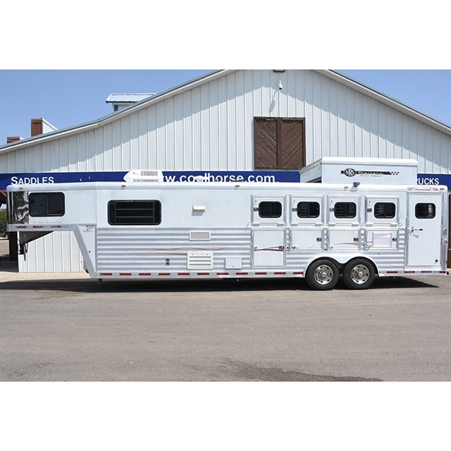 2003 Bloomer 4 Horse Trailer 12' SVM LQ