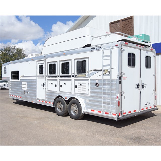 2013 4 Star 4 Horse Trailer with 12' Outlaw Living Quarter