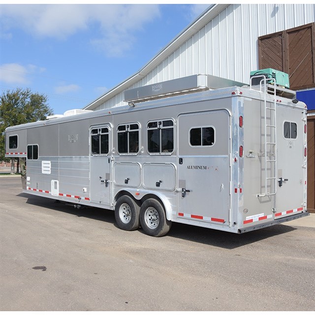 2008 Logan 3 Horse Trailer with 12' LQ