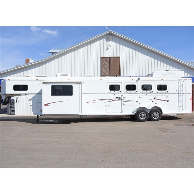 2007 Trails West 4 Horse 15' LQ with Slide Out