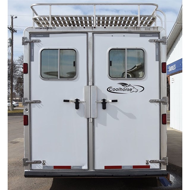 2013 Featherlite 4 Horse Trailer 9' Living Quarter