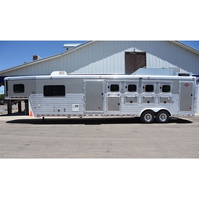 2010 Hart 4 Horse Trailer 9' Living Quarter with Mid Tack