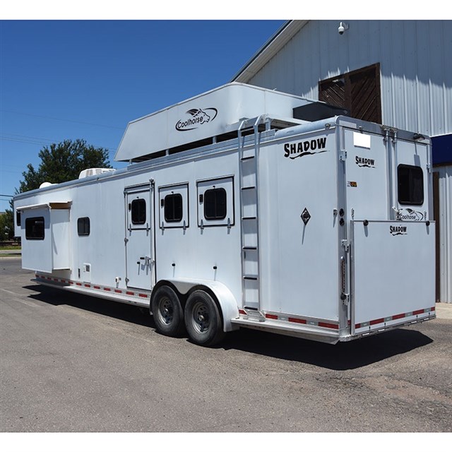 2010 Shadow 3 Horse Trailer with 16' Living Quarter