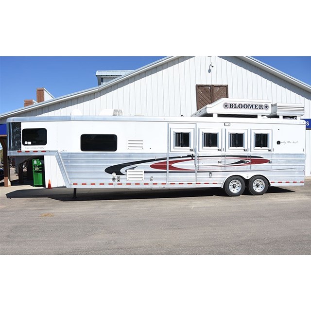 2013 Bloomer 4 Horse Trailer 12' Trail Boss Living Quarter