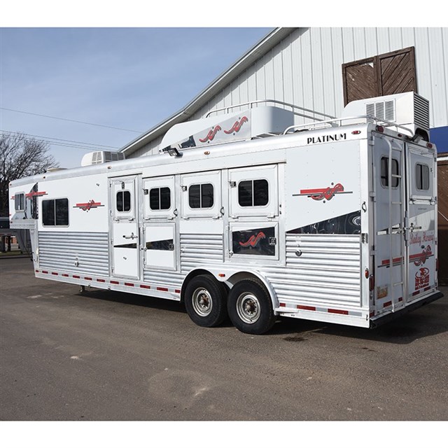 2006 Platinum 4 Horse 10' LQ Outlaw Conversion