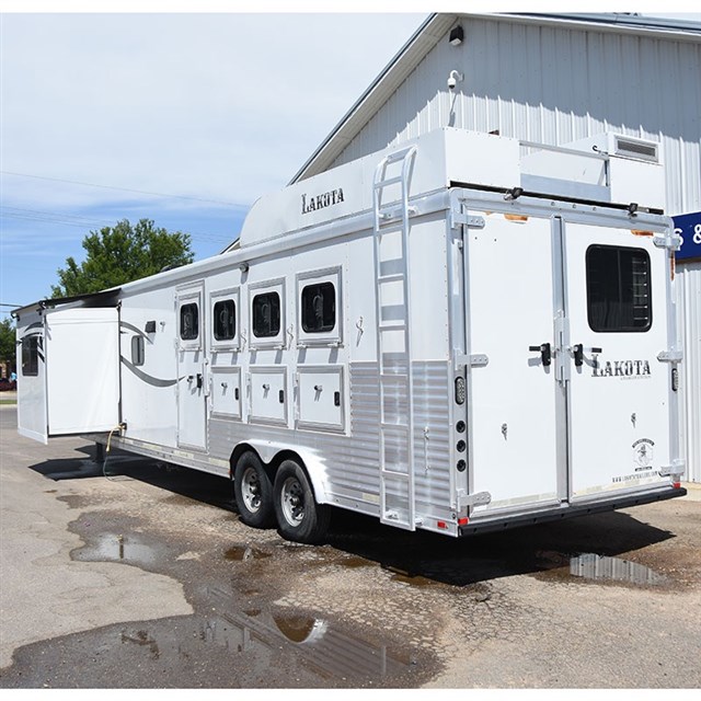 2014 Lakota Charger 4 Horse 15' LQ Trailer