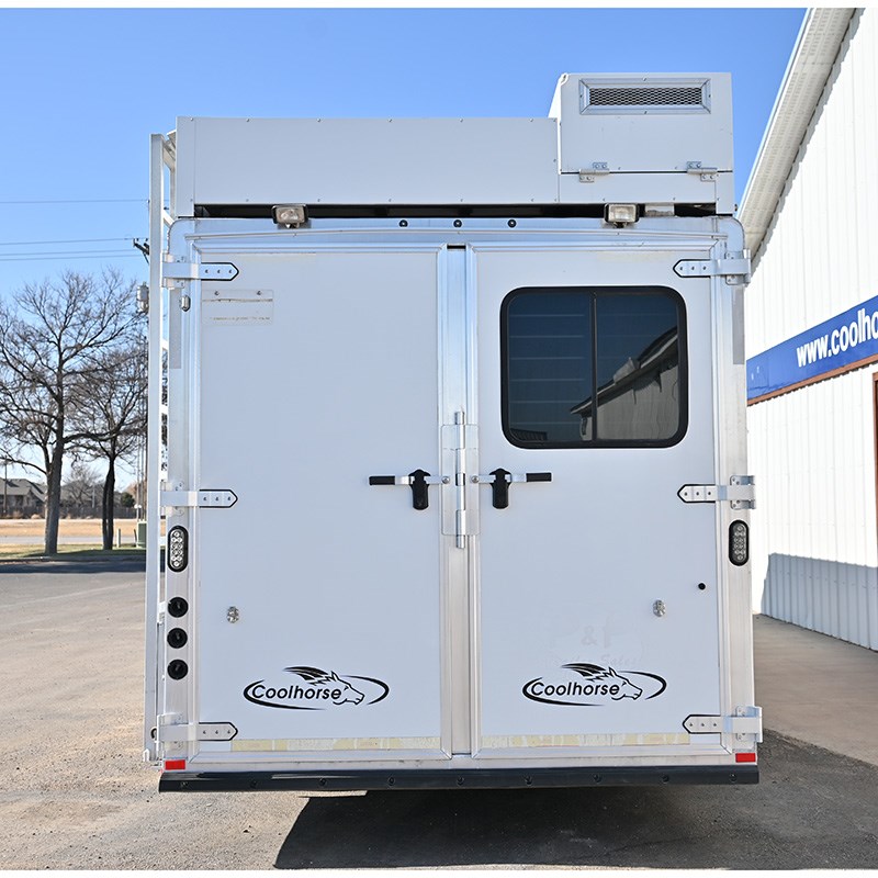 2016 Lakota Charger 15' Living Quarter Trailer