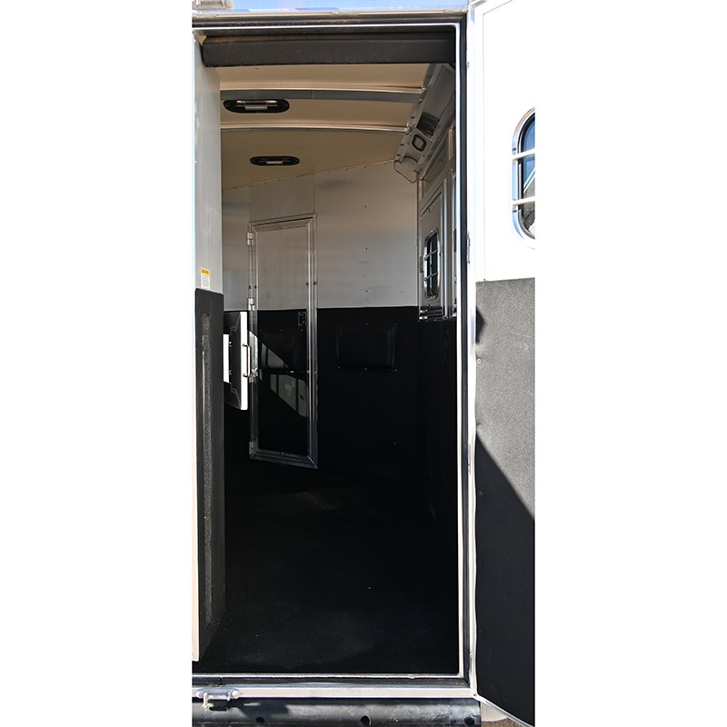 Trailer Photo 10
