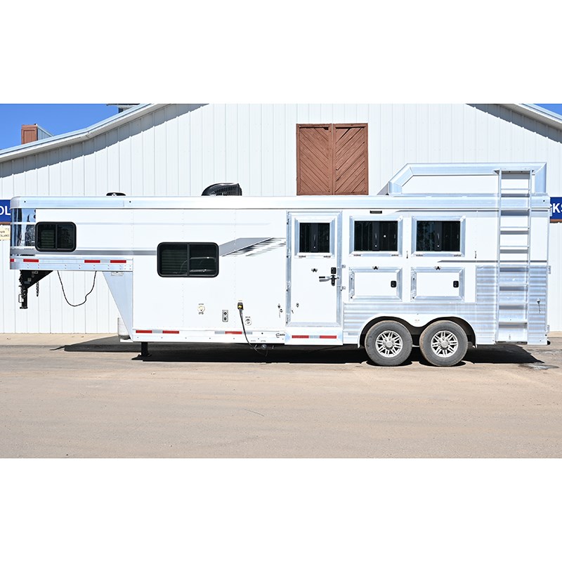 2019 smc 3 horse 8' living quarter horse trailer