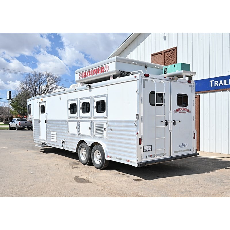 2004 Bloomer 12' living quarter horse trailer