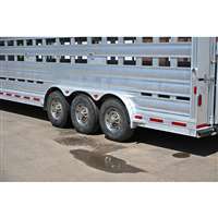 2021 Platinum Coach 2021 platinum 32' triple axle stock trailer