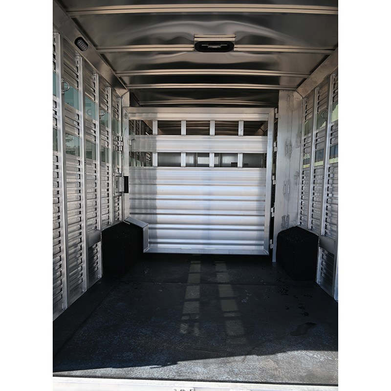 Trailer Photo 13