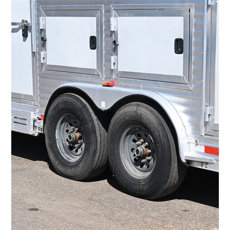 2014 Twister Trailer 2014 twister 3 horse 10' lq horse trailer