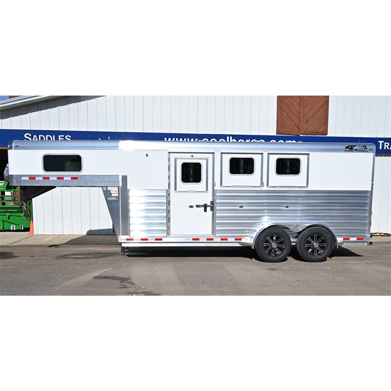 2026 4-star 3 horse trailer 6'10" wide x 18' long