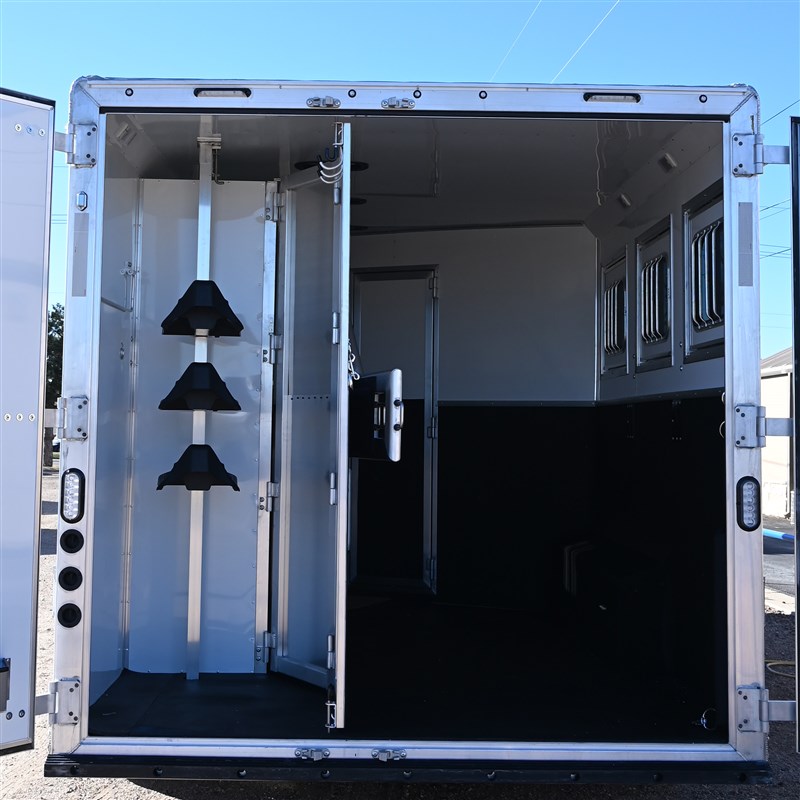 Trailer Photo 11