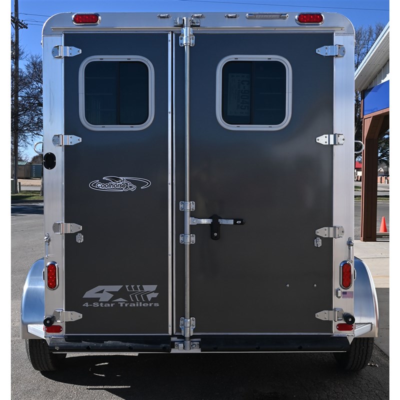 2027 4-star 2 horse bumper pull horse trailer 11' long