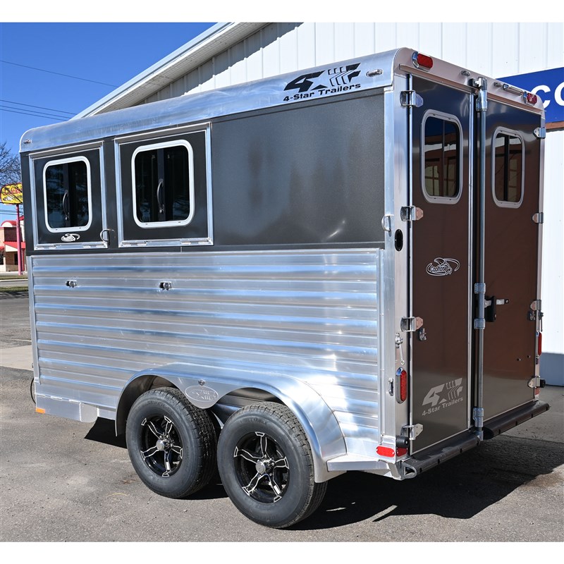 2027 4-star 2 horse bumper pull horse trailer 11' long