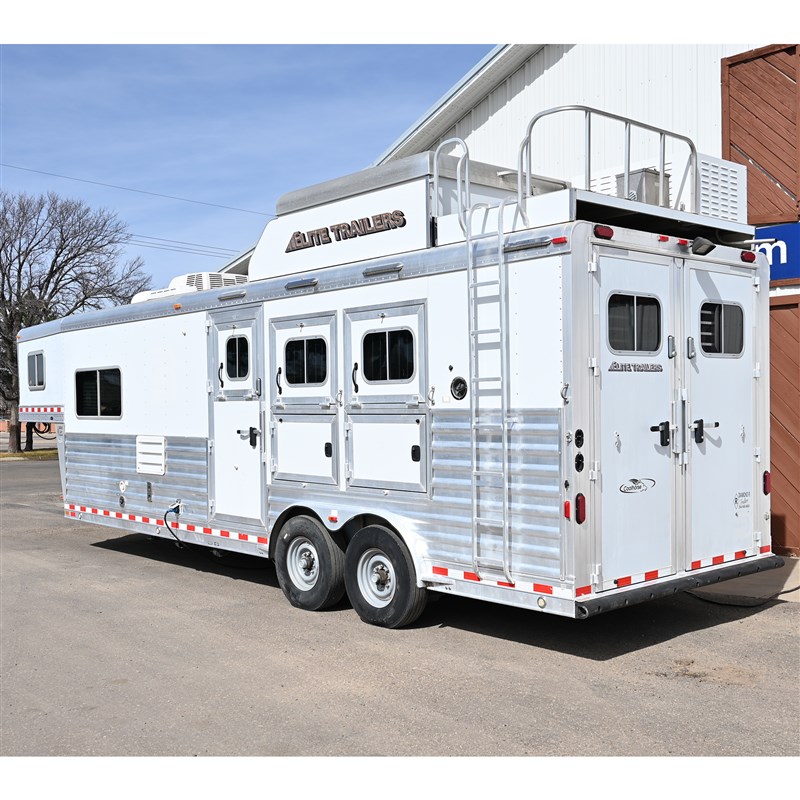 2014 Elite 3 horse 11' lq, air ride axles, pod, generator