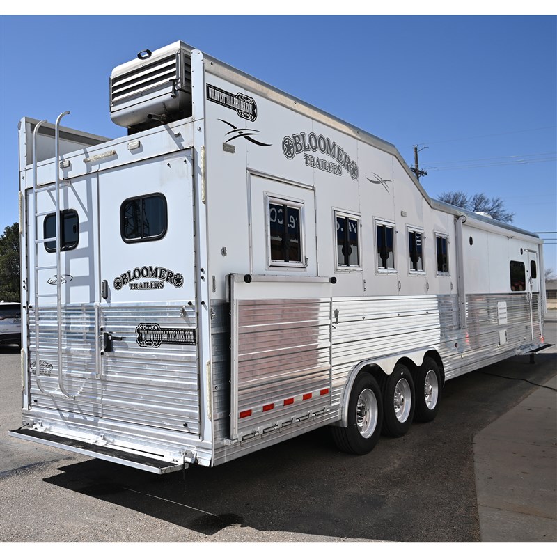 Trailer Photo 8