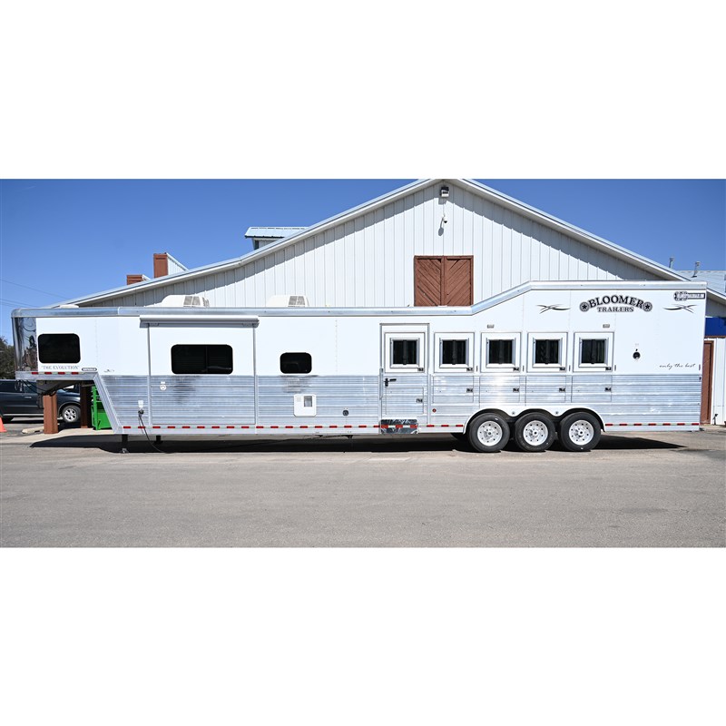 Trailer Photo 5