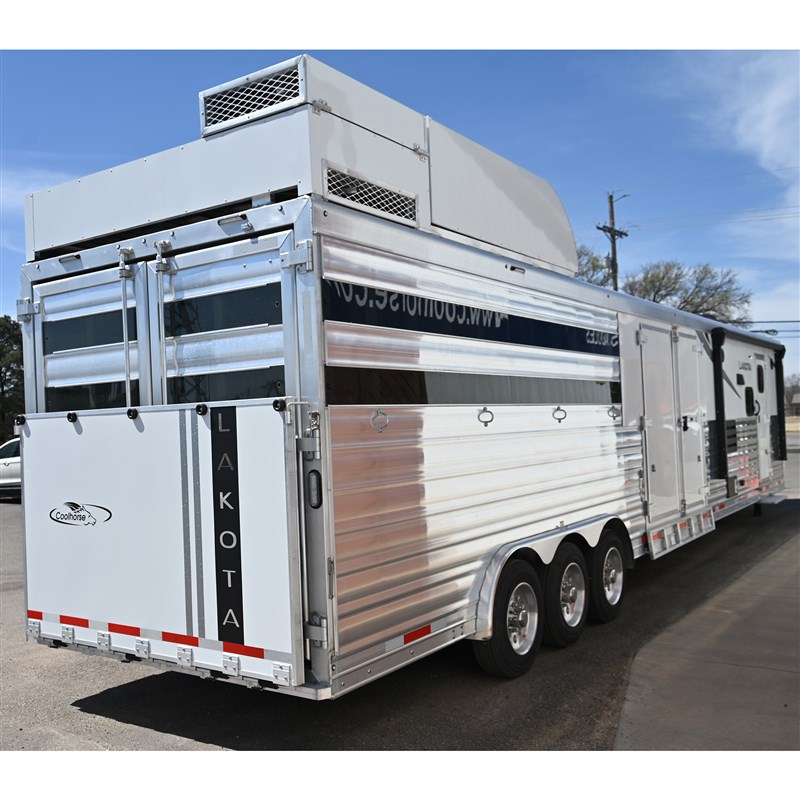Trailer Photo 9