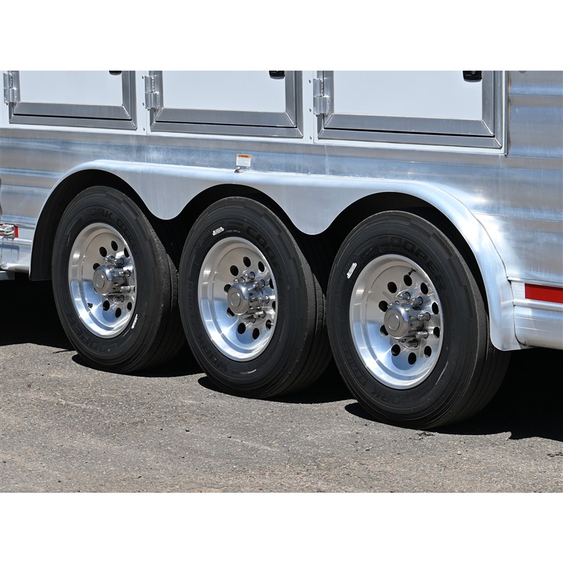 2023 Lakota bighorn 4 horse side laod 17' lq model bh8417t