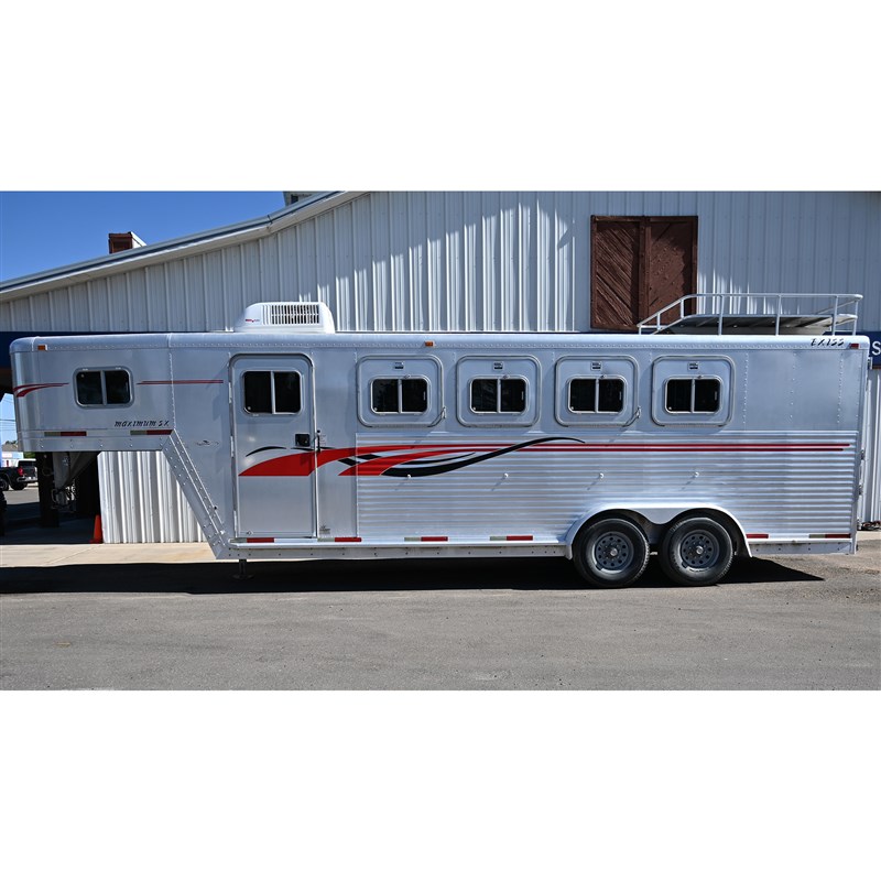 1999 Exiss 4 horse gooseneck slant load horse trailer