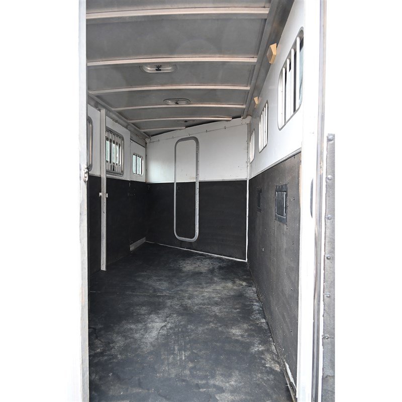 Trailer Photo 11