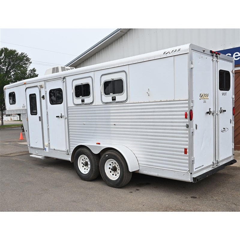 2006 Exiss 3 horse trailer with 4' weekend package lq