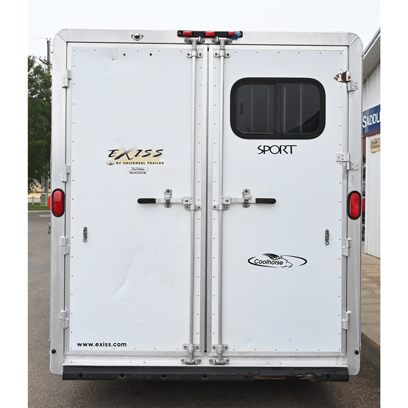 2006 Exiss 3 horse trailer with 4' weekend package lq