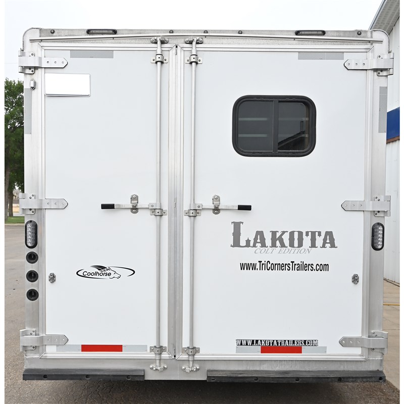 2020 Lakota 3 horse 11' lq model ac8311 horse trailer