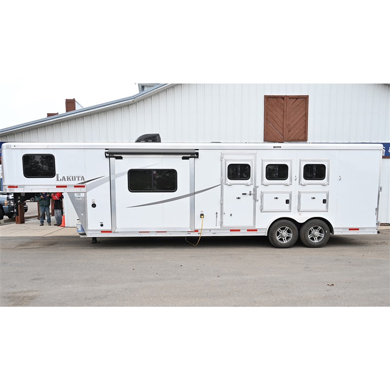 2020 Lakota 3 horse 11' lq model ac8311 horse trailer