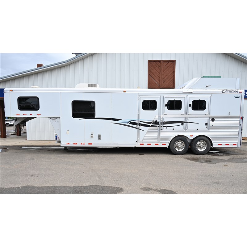 2012 Cimarron 3 horse 10' living quarter trailer