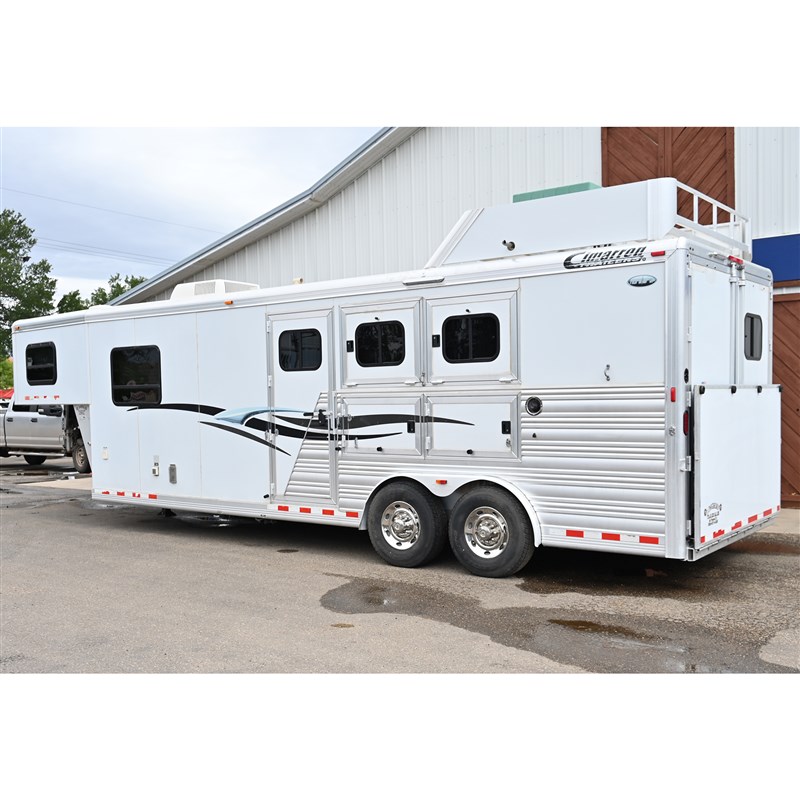 2012 Cimarron 3 horse 10' living quarter trailer