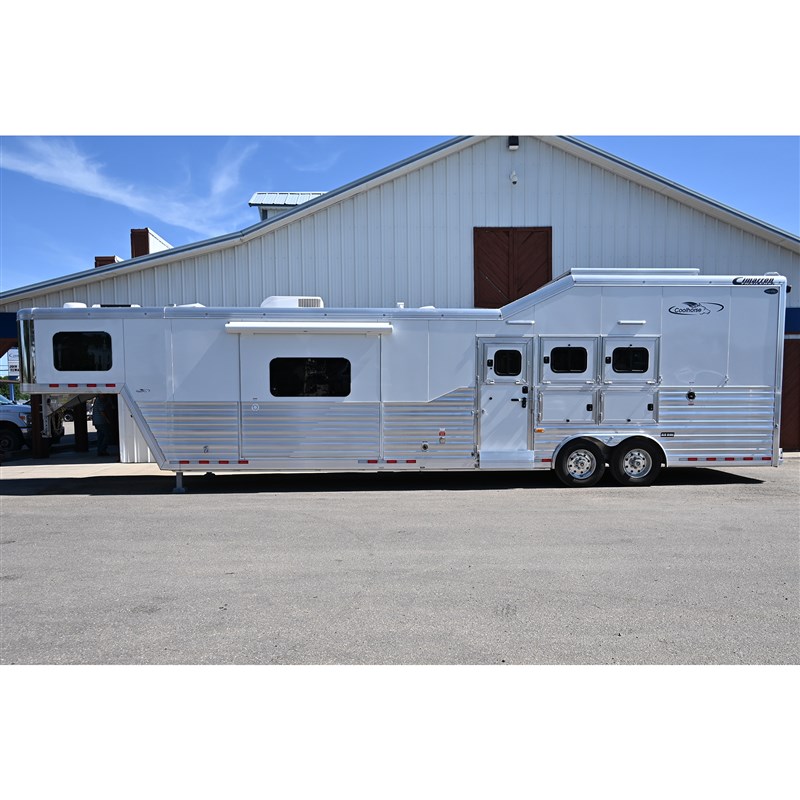 2026 Cimarron 3 horse trailer side load 15' outlaw lq